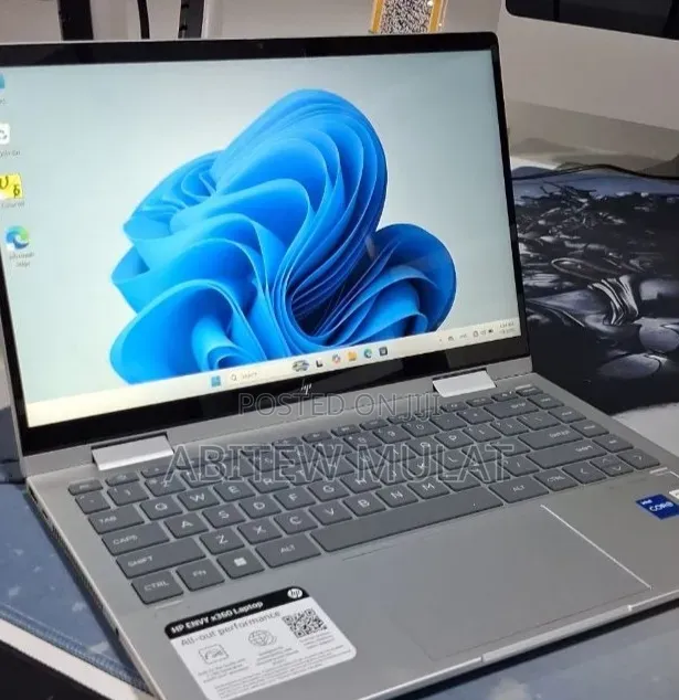New Laptop HP Envy x360 8GB Intel Core i5 SSD 512GB