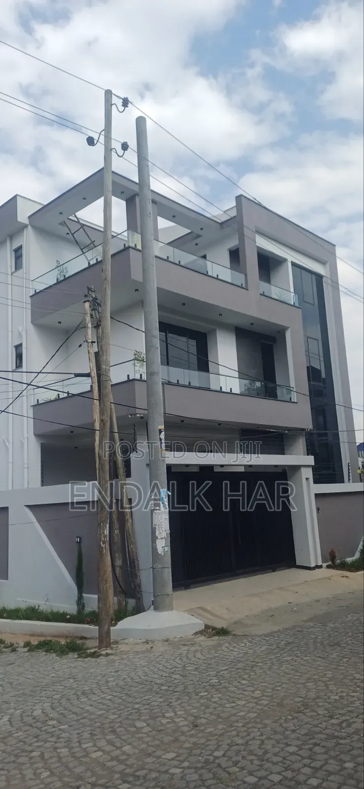 6bdrm House in ጅ+2, Bole for sale