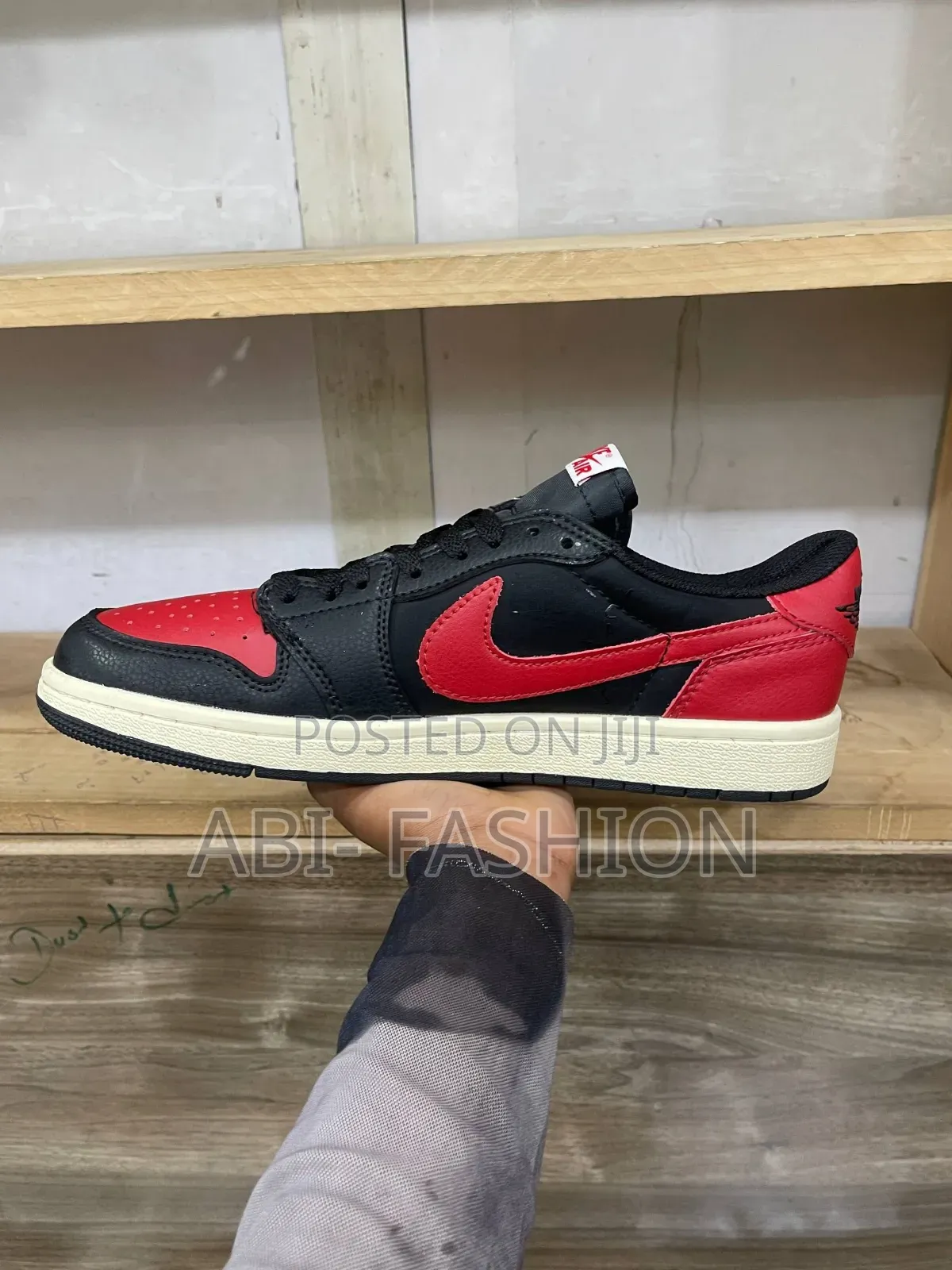 Nike Travis Scott X Air Jordan 1 Low 'Bred