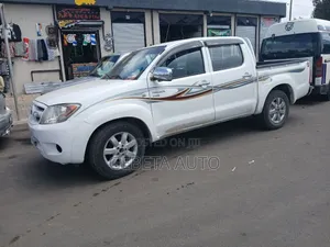 Toyota Hilux 2006 White