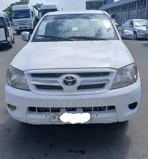Toyota Hilux 2006 White
