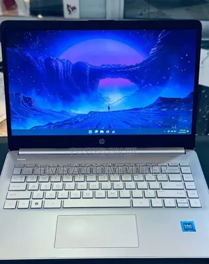 New Laptop HP 8GB Intel Core i5 SSD 256GB