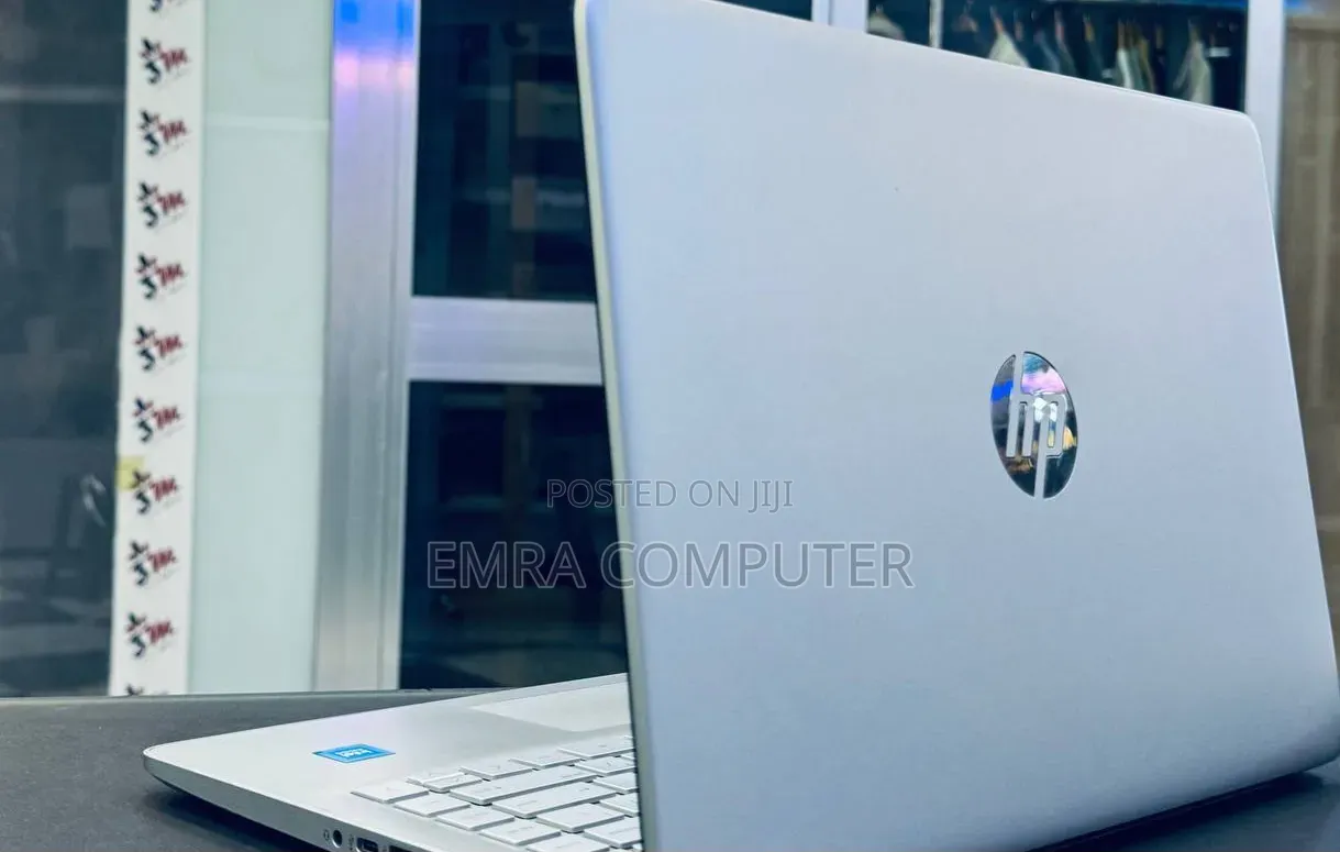 New Laptop HP 8GB Intel Core i5 SSD 256GB