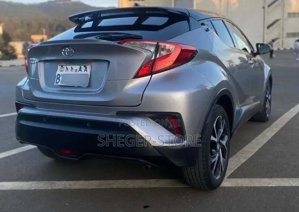 Toyota C-HR 2017 Silver