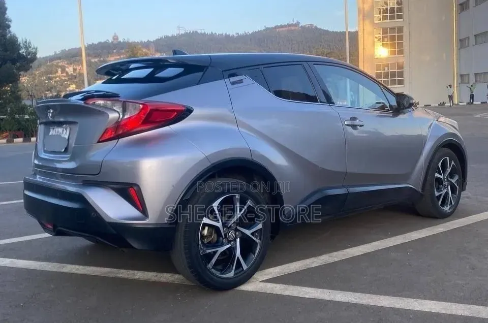 Toyota C-HR 2017 Silver
