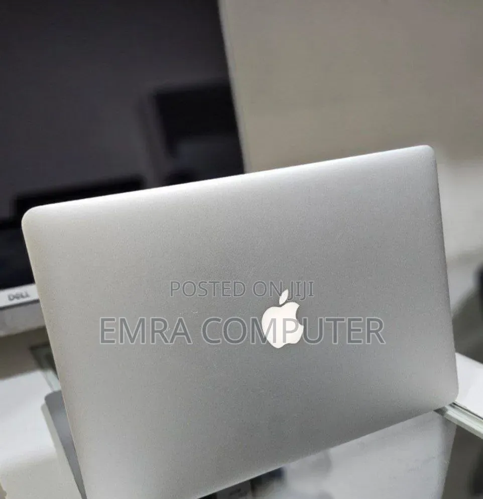 New Laptop Apple MacBook Pro 2015 16GB Intel Core i7 SSD 256GB