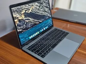 New Laptop Apple MacBook Pro 2017 8GB Intel Core i5 SSD 256GB