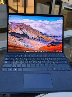 New Laptop Microsoft Surface 8GB Intel Core i5 SSD 256GB