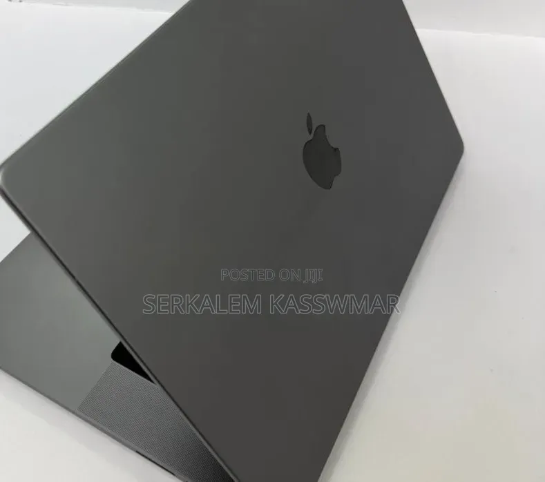 New Laptop Apple MacBook Pro 16GB Apple M1 Pro SSD 1T