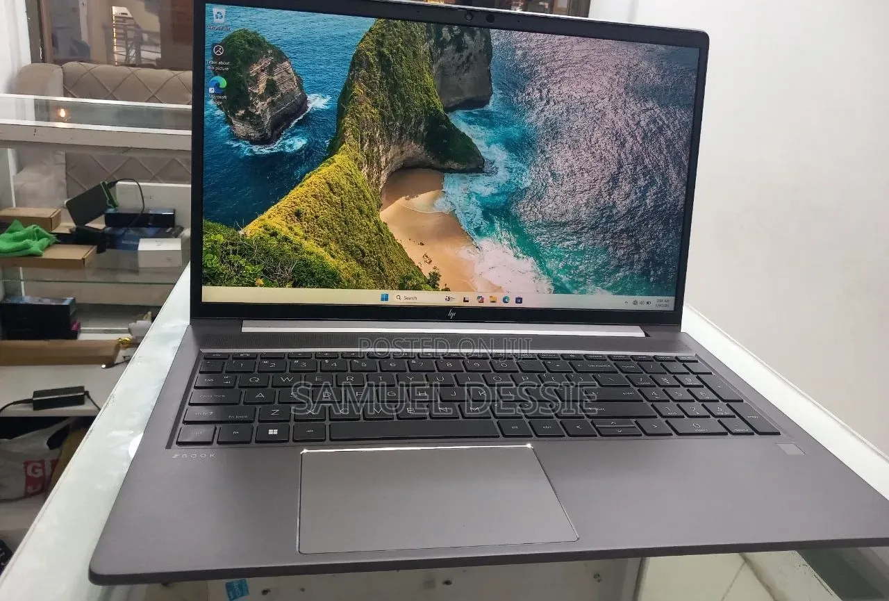 New Laptop HP ZBook 15 16GB Intel Core i7 SSD 1T