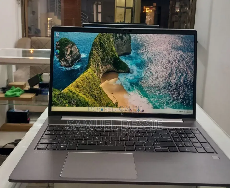 New Laptop HP ZBook 15 16GB Intel Core i7 SSD 1T