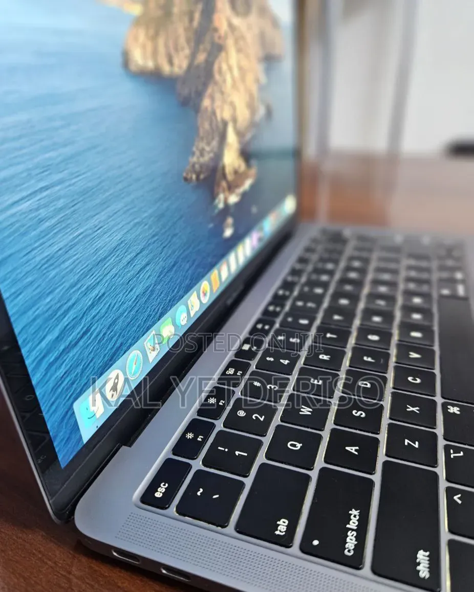 New Laptop Apple MacBook Air 2019 8GB Intel Core i5 SSD 128GB