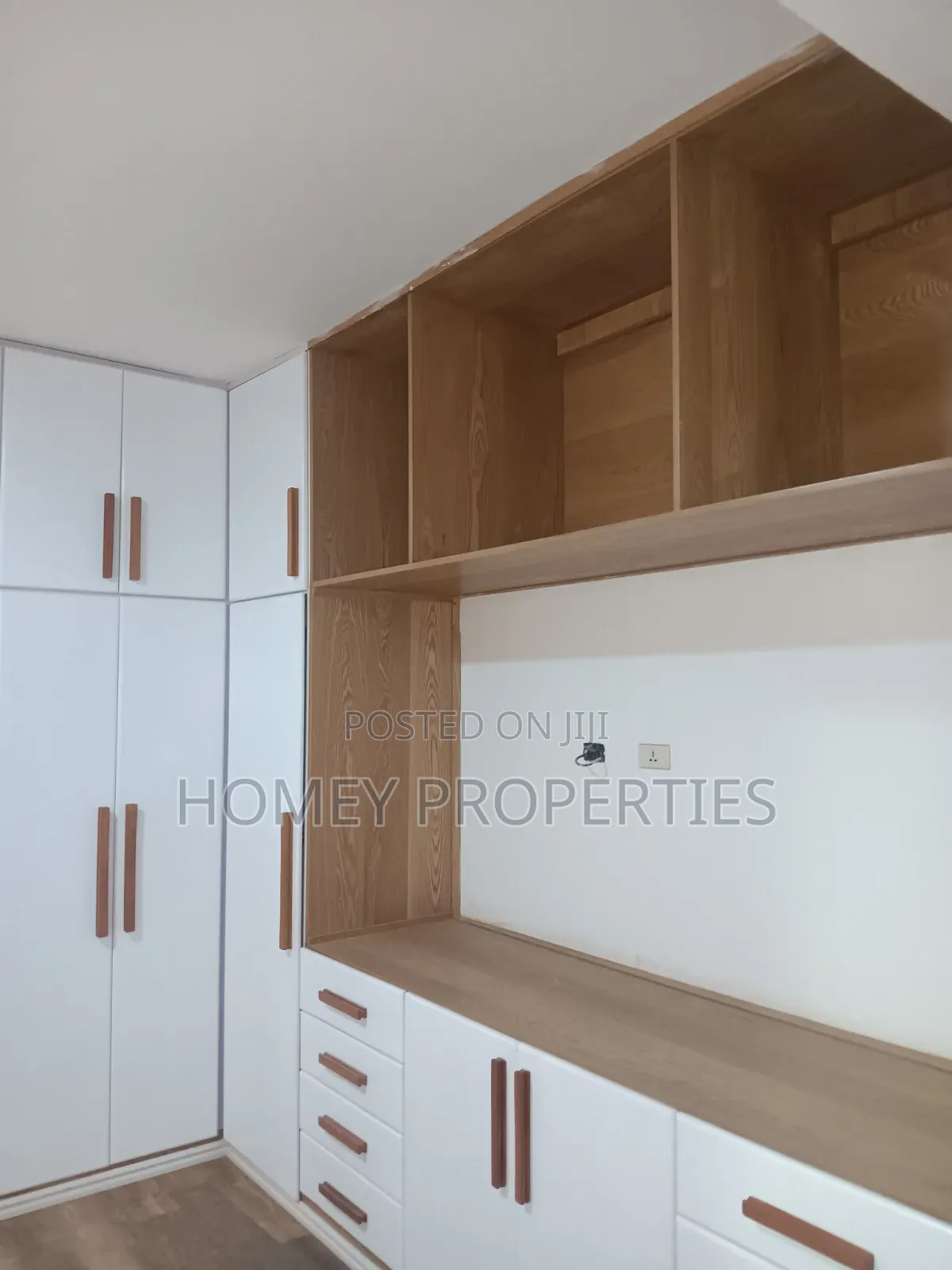 Furnished 3bdrm Apartment in Private Developer, Kirkos for sale