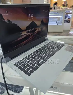 New Laptop Dell Inspiron 15 16GB Intel Core i7 SSD 512GB