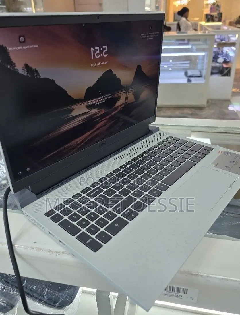 New Laptop Dell Inspiron 15 16GB Intel Core i7 SSD 512GB