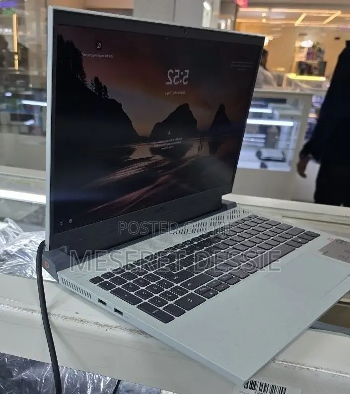 New Laptop Dell Inspiron 15 16GB Intel Core i7 SSD 512GB