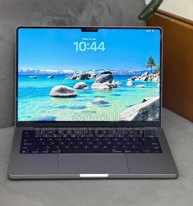 New Laptop Apple MacBook Pro 2021 M1 16GB Apple M1 SSD 1T