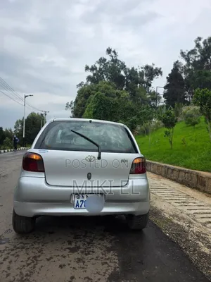 Toyota Vitz 1.0 FWD 5dr 2001 Silver