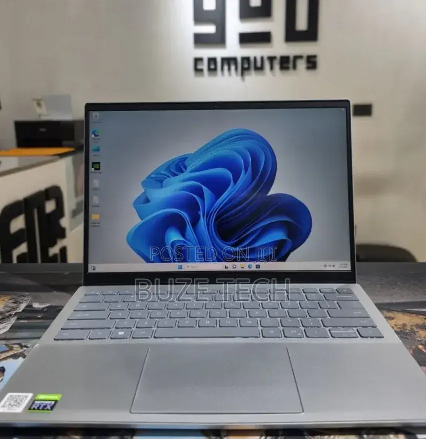 New Laptop Dell 16GB Intel Core i7 SSD 512GB