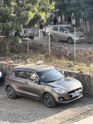 Suzuki Swift 2022 Brown