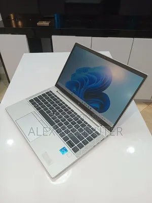 New Laptop HP EliteBook 840 G8 16GB Intel Core i5 SSD 512GB