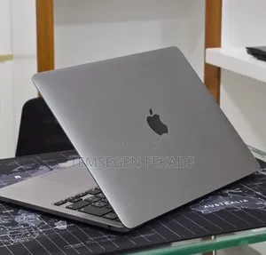 New Laptop Apple MacBook Pro 2021 M1 16GB Apple M1 Pro SSD 512GB