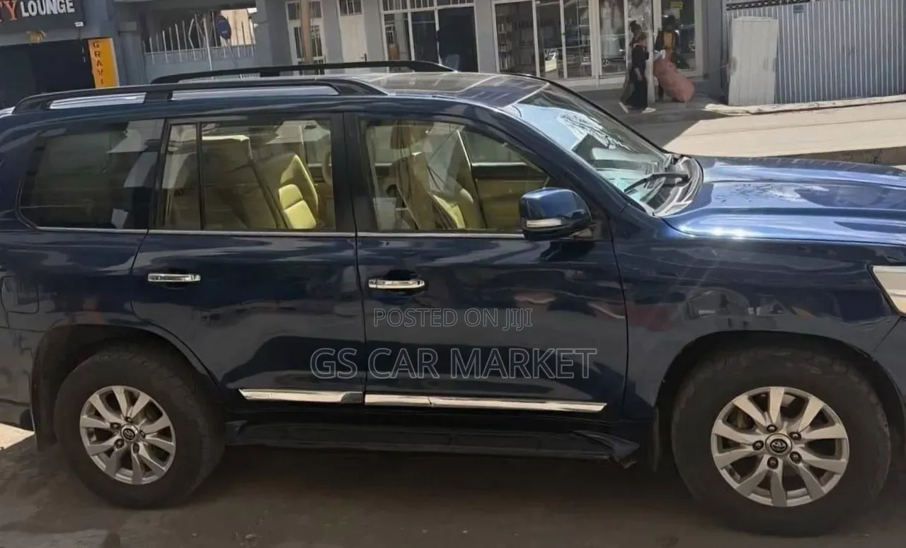 Toyota Land Cruiser 2017 Gray
