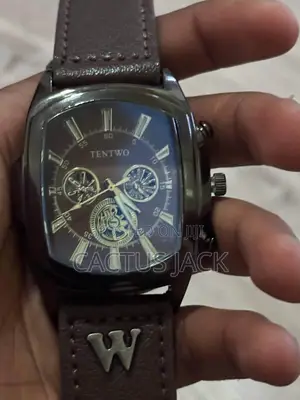 Tentwo Watches