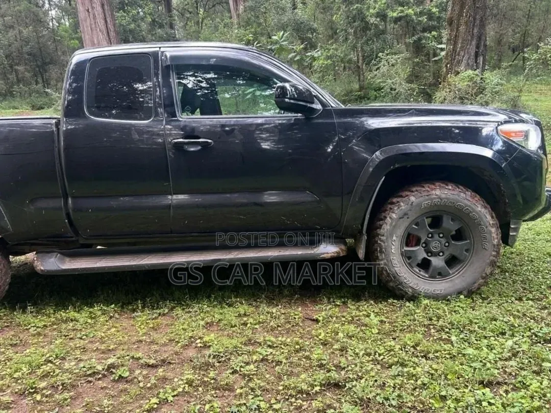 Toyota Tacoma 2017 Black