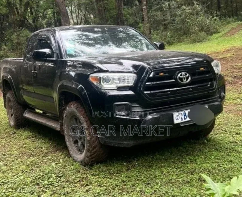 Toyota Tacoma 2017 Black