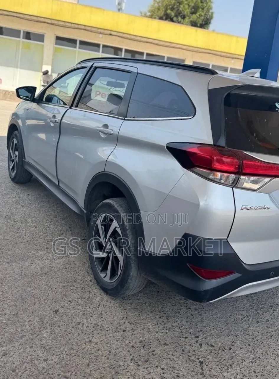 Toyota Rush 2022 Silver