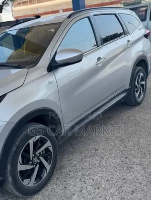 Toyota Rush 2022 Silver