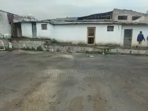 Space Rent for Garage Car Washing and Othet