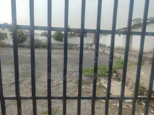 Space Rent for Garage Car Washing and Othet