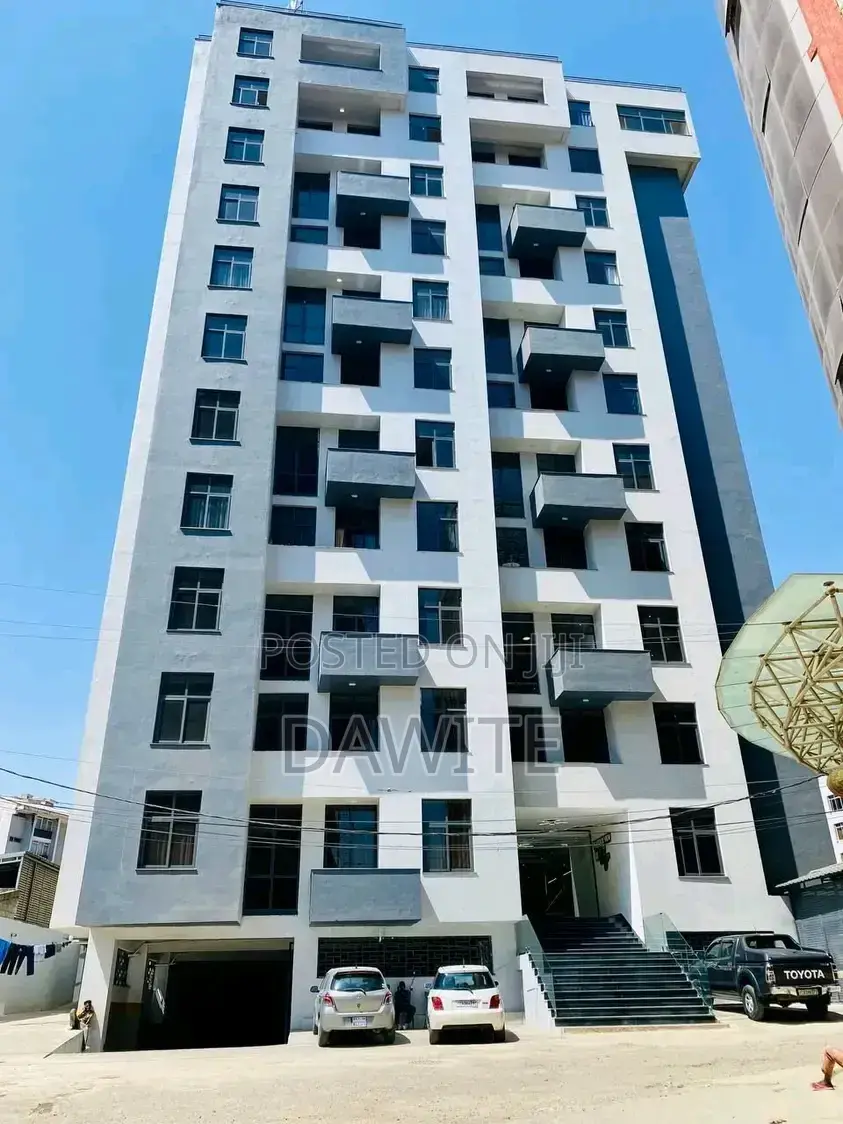 3bdrm Apartment in የግል  አፓርታማ, Bole for sale