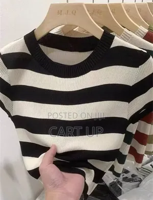 Round Neck Knitted Top