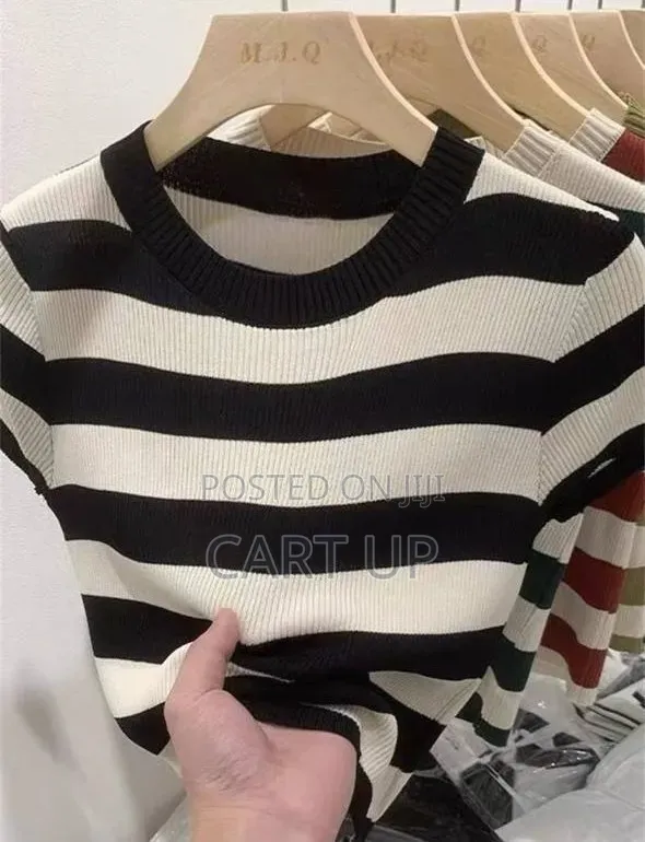 Round Neck Knitted Top