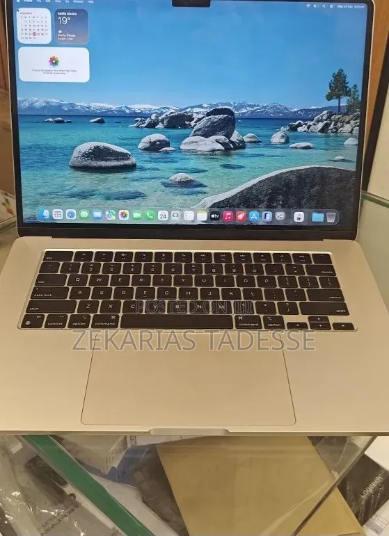 New Laptop Apple MacBook Air 2024 M3 8GB Apple M3 SSD 256GB