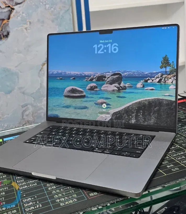 New Laptop Apple MacBook Pro 2021 M1 32GB Apple M1 Pro SSD 512GB