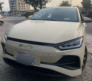 BYD E2 43 kWh 94 hp FWD 2024 Yellow