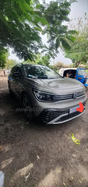 Volkswagen ID.6 2024 Gold