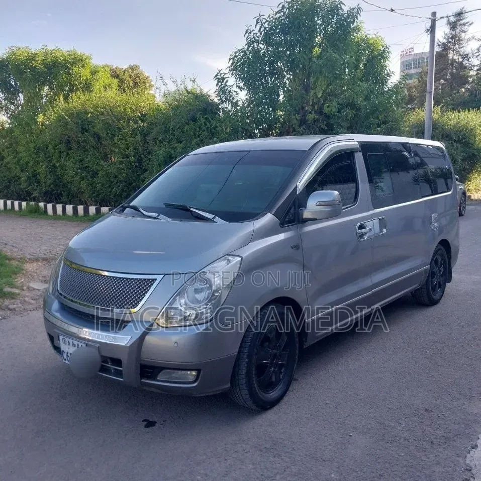 Hyundai Starex 2013 Silver