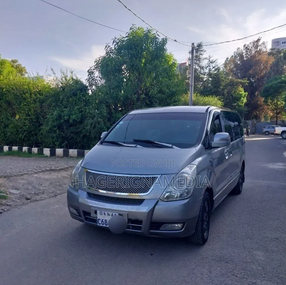 Hyundai Starex 2013 Silver