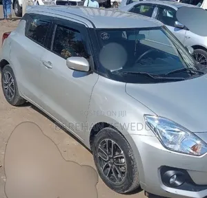 Suzuki Swift 2023 White