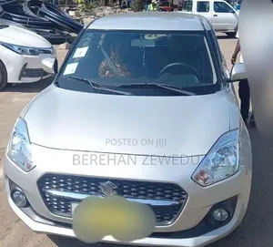 Suzuki Swift 2023 White