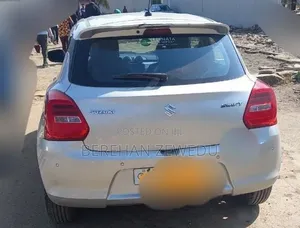Suzuki Swift 2023 White