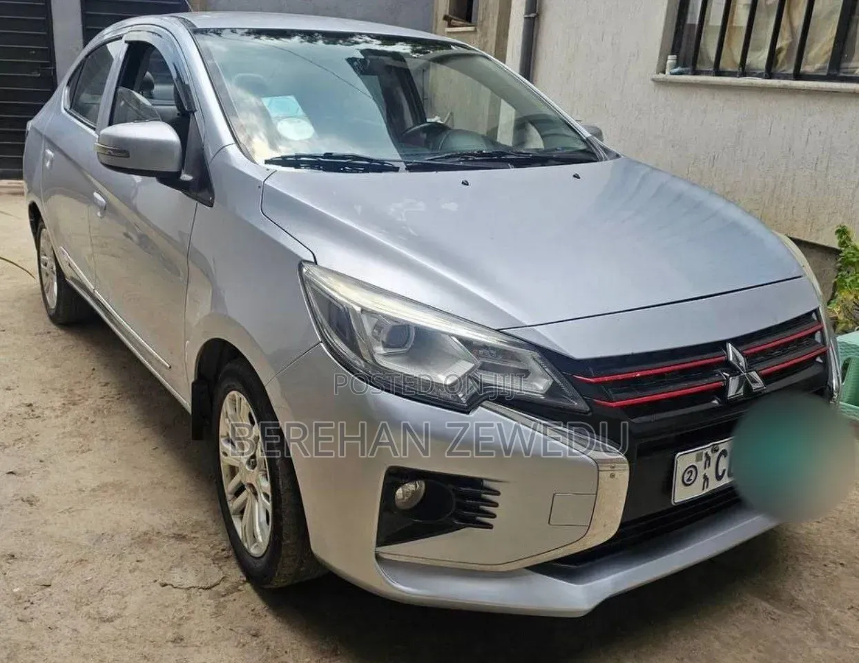 Mitsubishi Attrage 2021 Silver