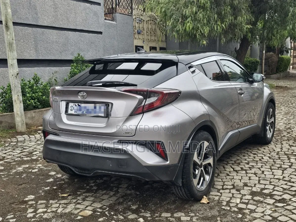 Toyota C-HR 2020 Gray