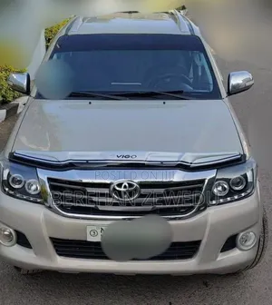 Toyota Hilux 2015 Gold
