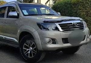 Toyota Hilux 2015 Gold